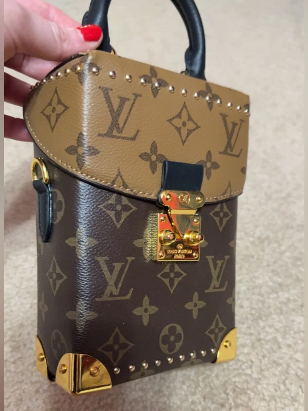 Designer-inspired camera box - Picture 5 of 7